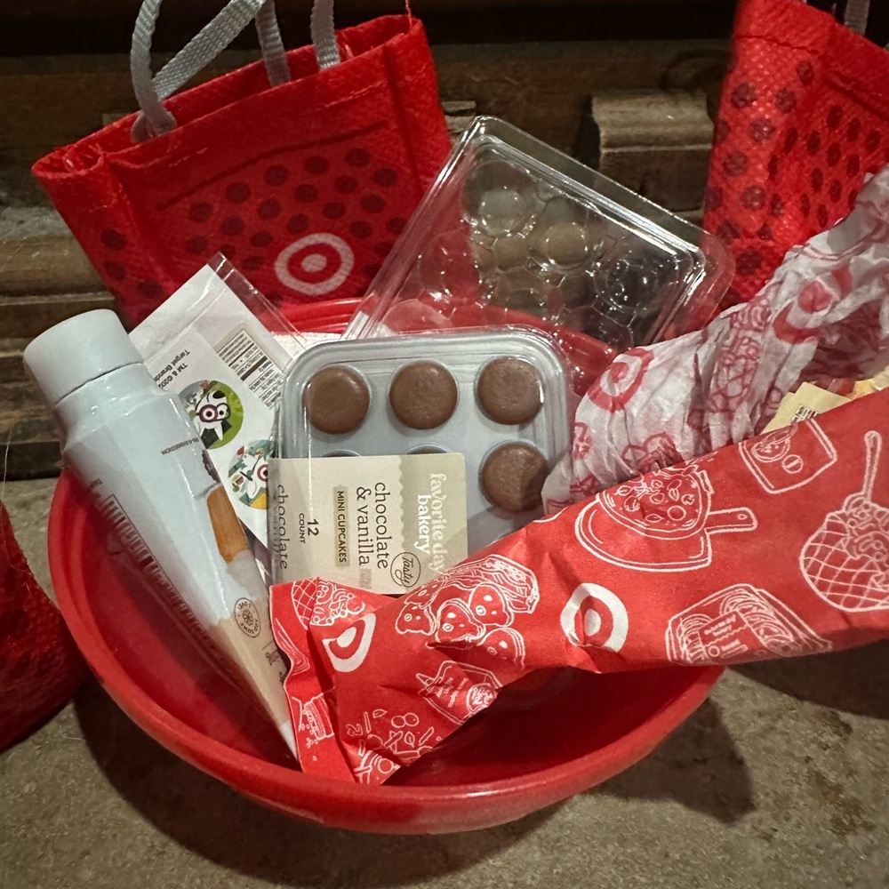 MGA's Mini Verse Make It Mini Target Food Favorites Mini Cupcakes Target Bag